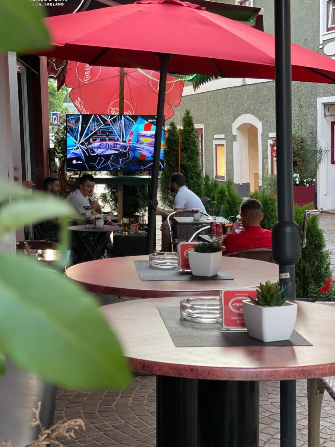Hostel Lovely Rooms, City Center, Shared Bathroom, Windows To Corridor Villach Eksteriør bilde