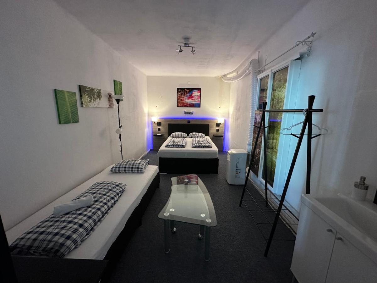 Hostel Lovely Rooms, City Center, Shared Bathroom, Windows To Corridor Villach Eksteriør bilde