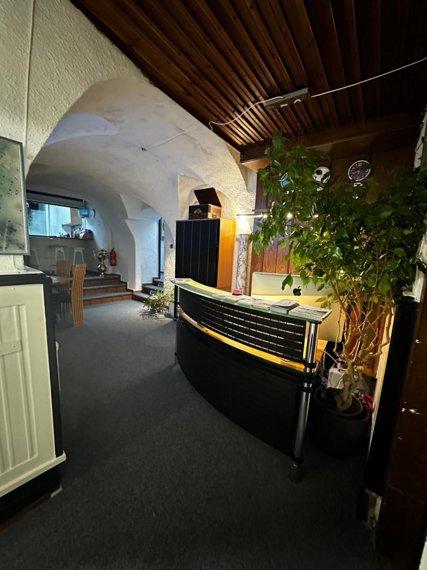 Hostel Lovely Rooms, City Center, Shared Bathroom, Windows To Corridor Villach Eksteriør bilde