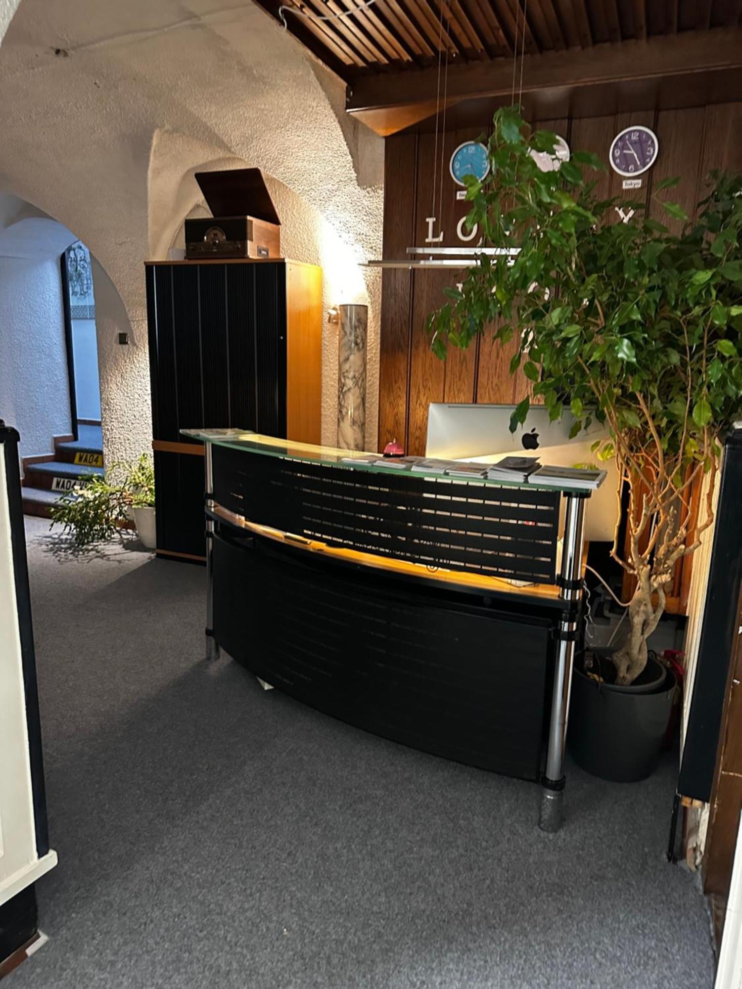 Hostel Lovely Rooms, City Center, Shared Bathroom, Windows To Corridor Villach Eksteriør bilde
